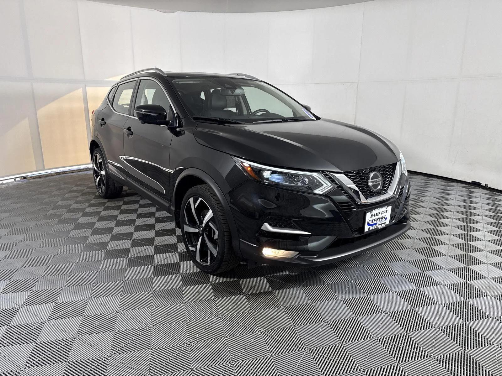Used 2020 Magnetic Black Pearl Nissan SL image 10