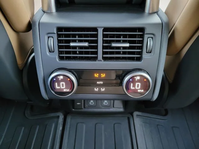 Certified Used 2025 White Land Rover Dynamic SE image 30
