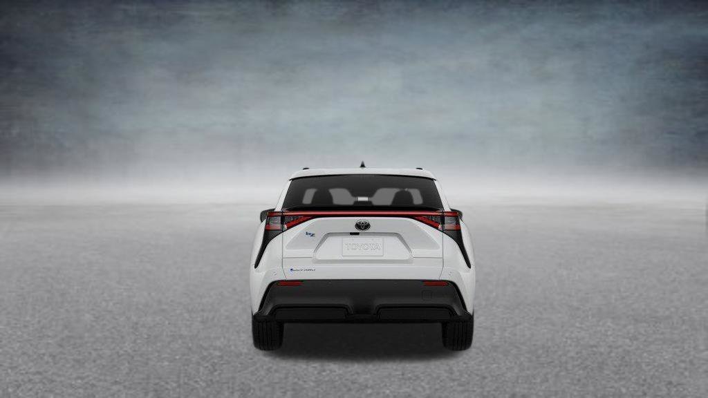 New 2026 Wind Chill Pearl <sup>1</sup> Toyota  XLE image 30