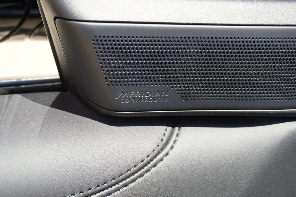 New 2026 Flux Silver Satin Land Rover SE image 11