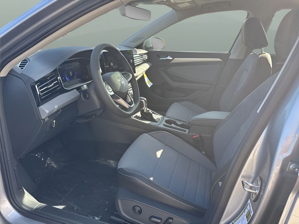 2026 Volkswagen Jetta SE - Photo 14