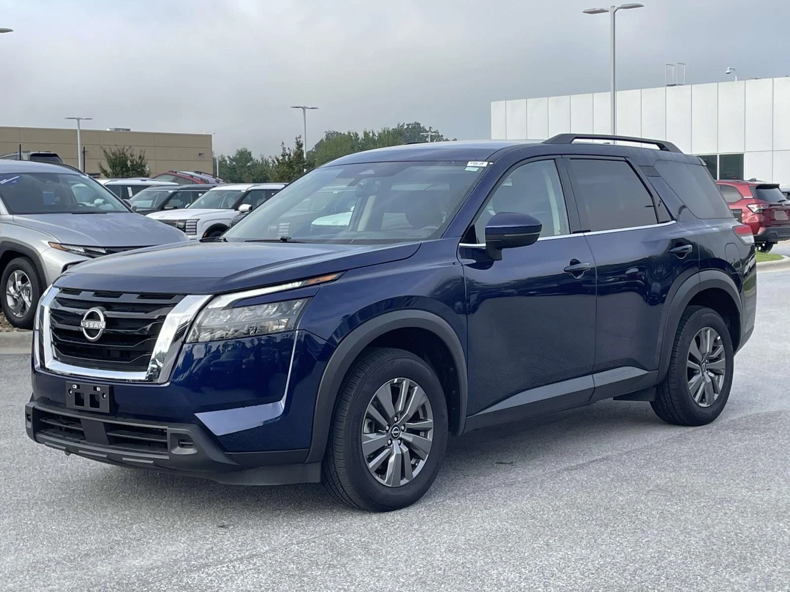 2025 Nissan Pathfinder SV - Photo 25