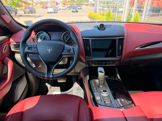 Used 2023  Maserati Modena image 12