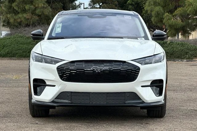 New 2026 Star White Metallic Tri-coat Ford Premium image 26