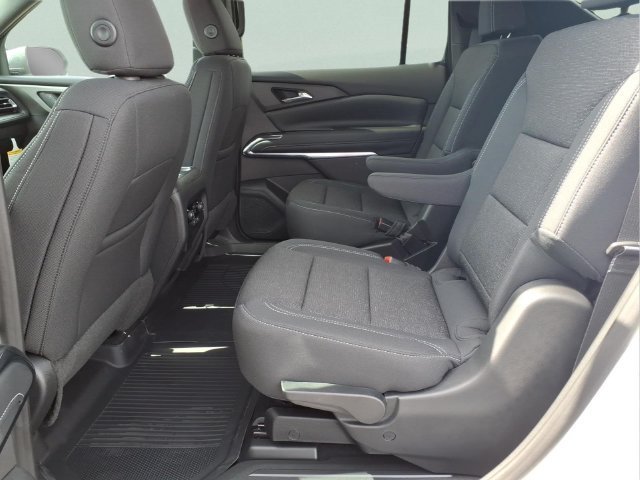 New 2027 Polar White Tricoat Chevrolet LT image 17