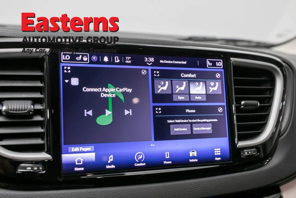 Used 2023 Gray Chrysler Touring L image 19