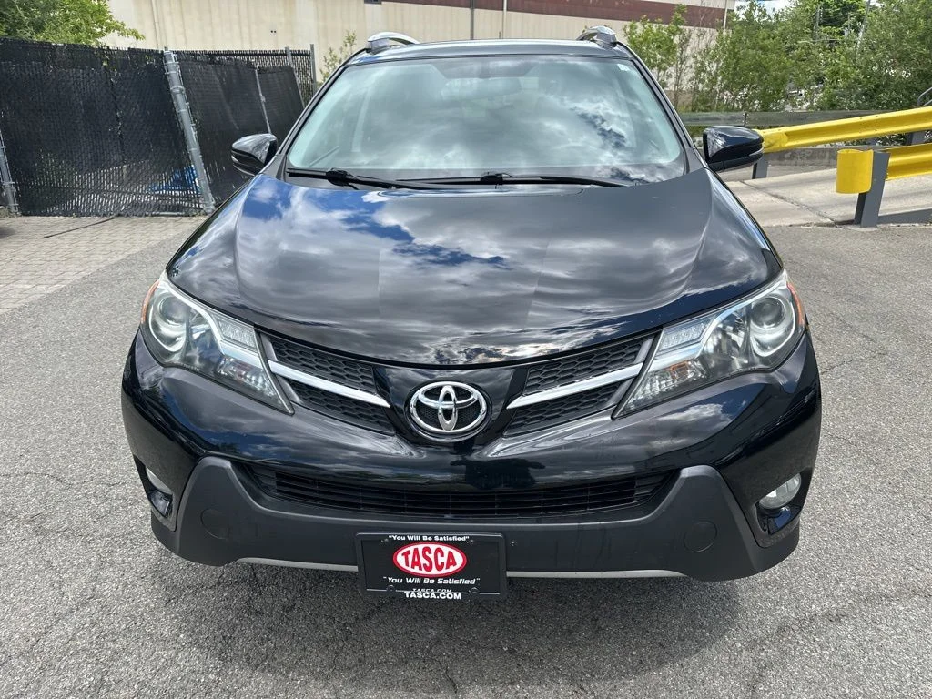 Used 2015 Black Toyota XLE image 7