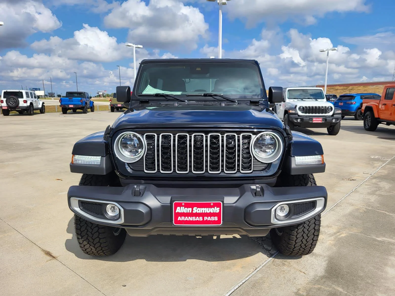 2025 Jeep Wrangler 4-Door Sahara - Photo 8