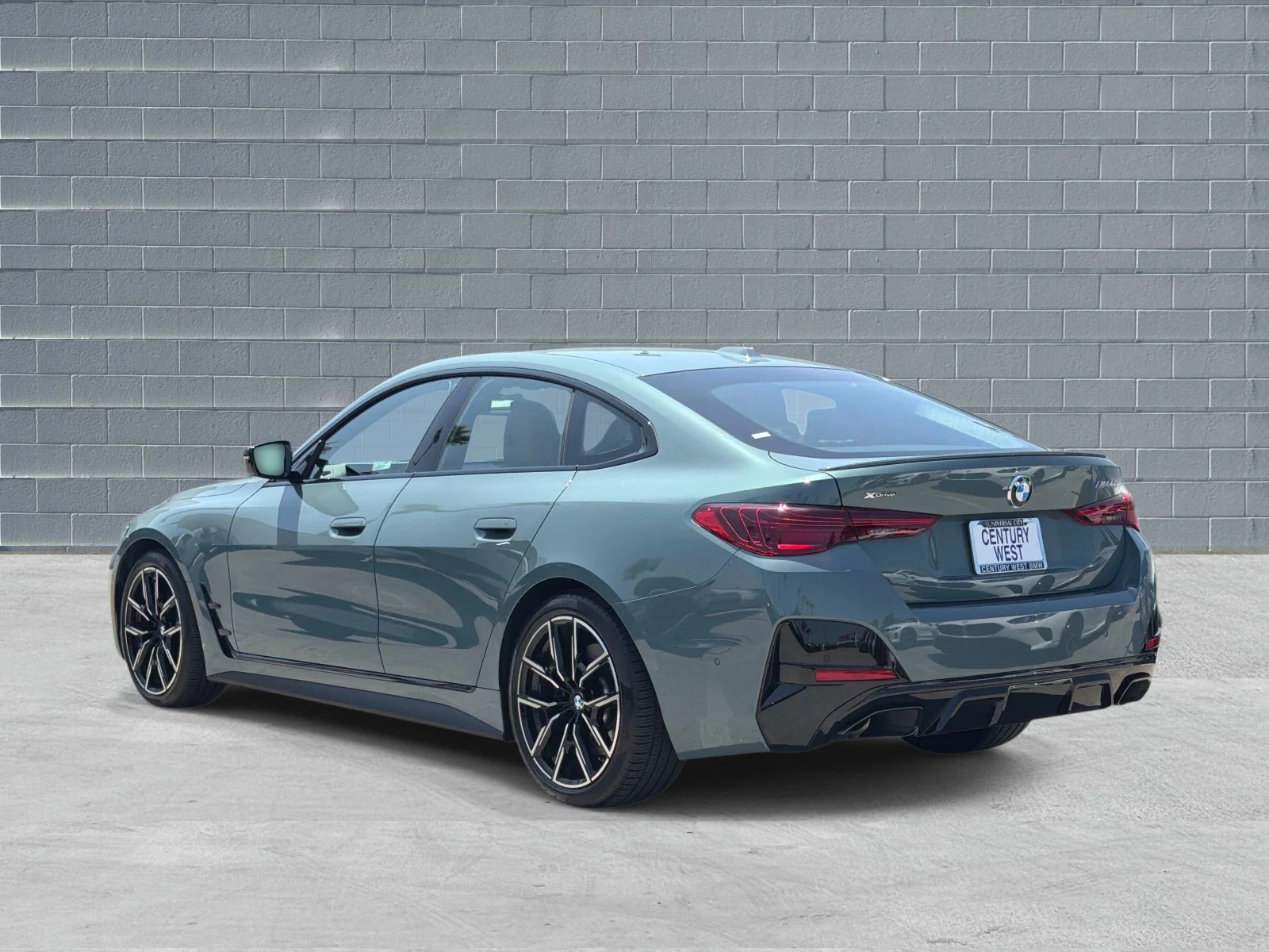 Used 2025 Cape York Green Metallic BMW M440i xDrive Gran Coupe image 3