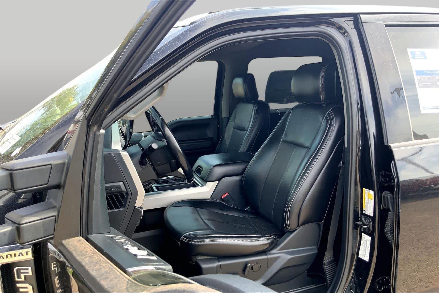 Used 2021 Agate Black Metallic Ford LARIAT image 8