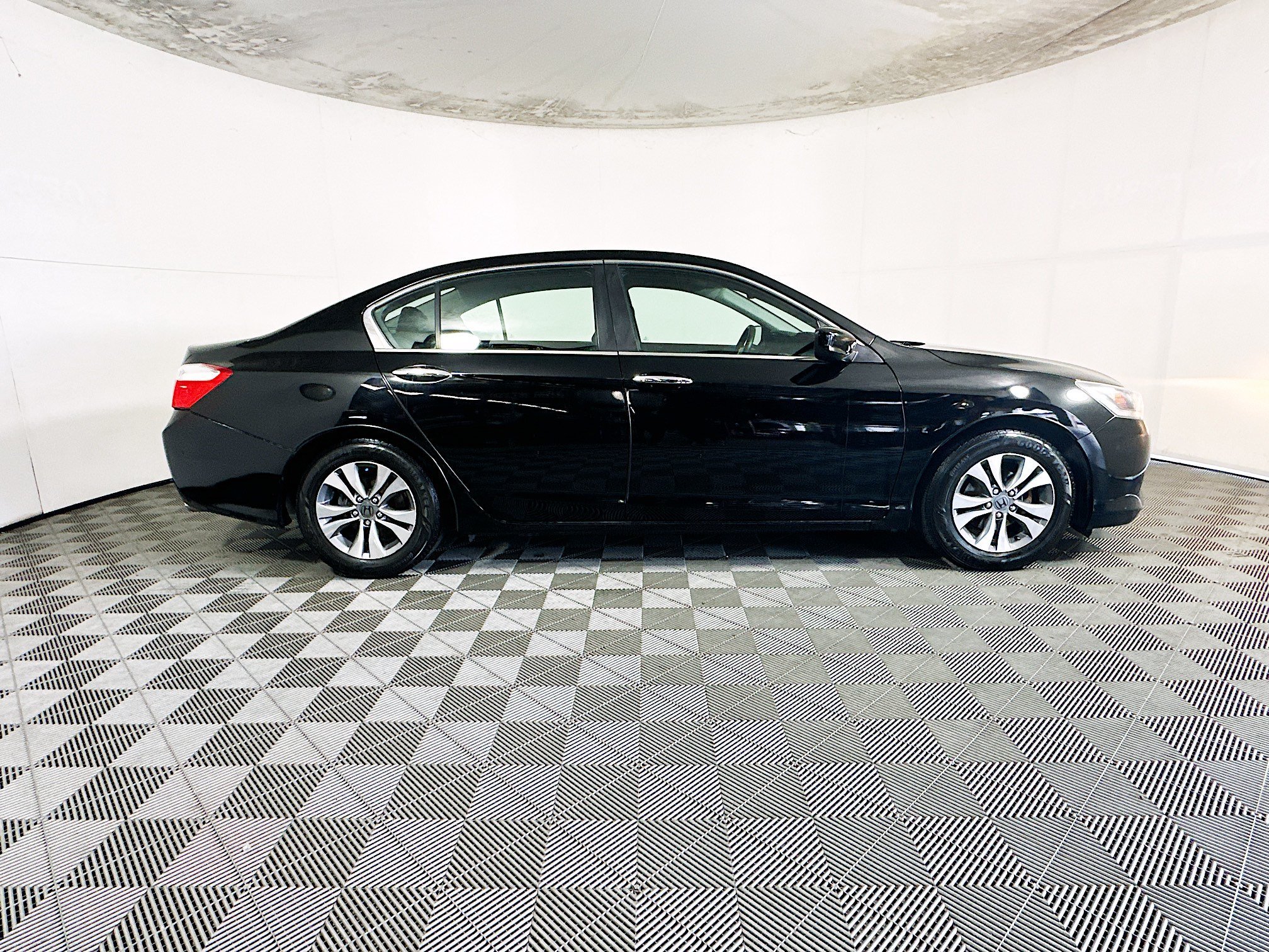 Used 2013 Honda Accord LX with VIN 1HGCR2F32DA255895 for sale in Coconut Creek, FL
