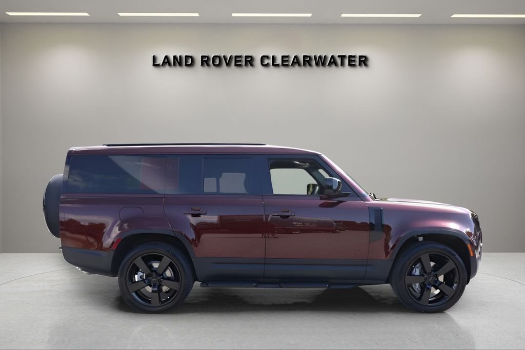 New 2026 Sedona Red Land Rover S image 6