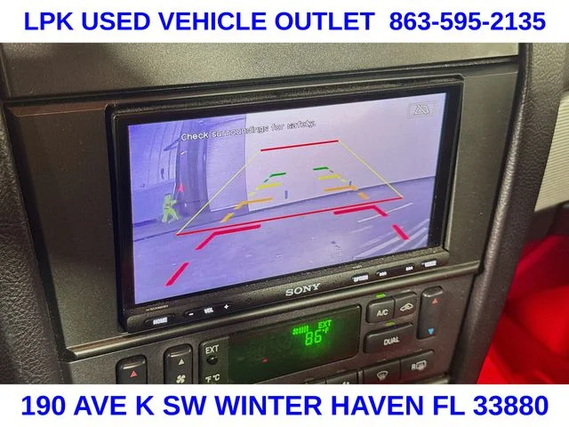 Used 2004  Ford Base image 13