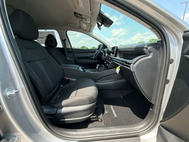 New 2026 Shimmering Silver Hyundai SEL image 9