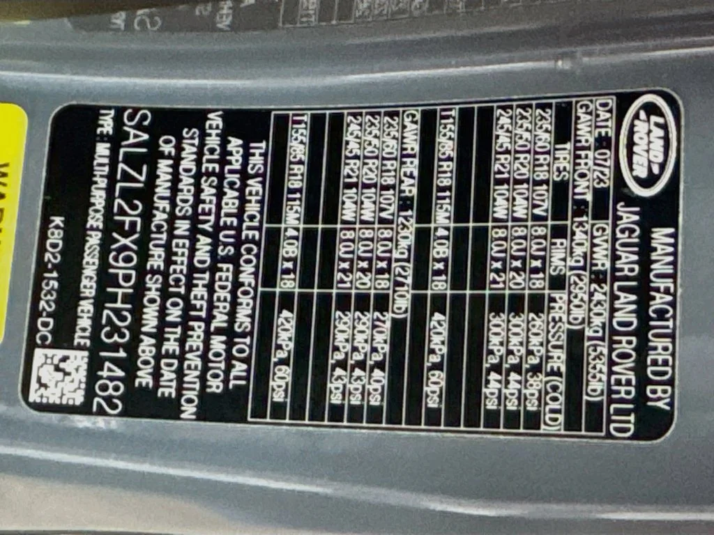 Used 2023 Gray Land Rover R-Dynamic SE image 43
