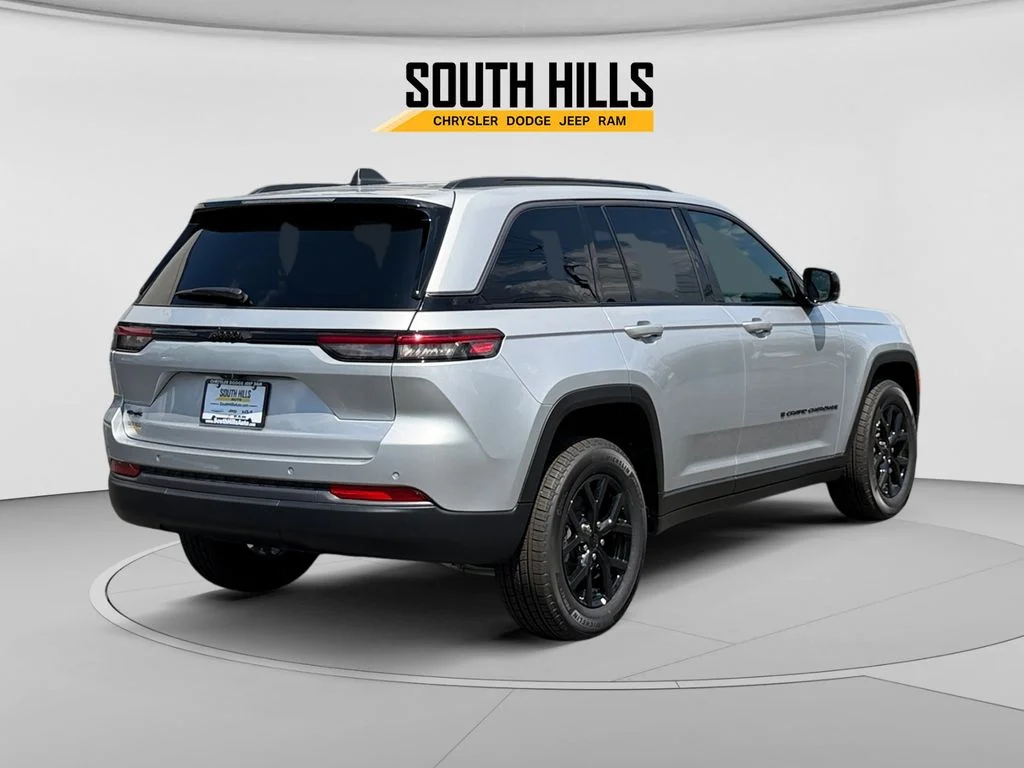 New 2026 Silver Zynith Jeep Altitude image 5