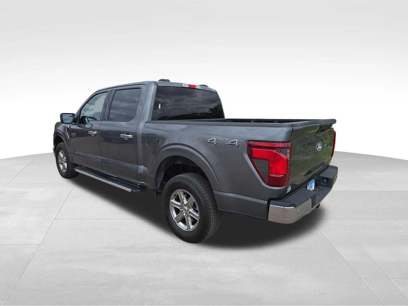 Used 2025 Carbonized Gray Metallic Ford XLT image 3