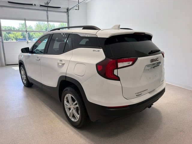 Used 2022 Summit White GMC SLE image 3