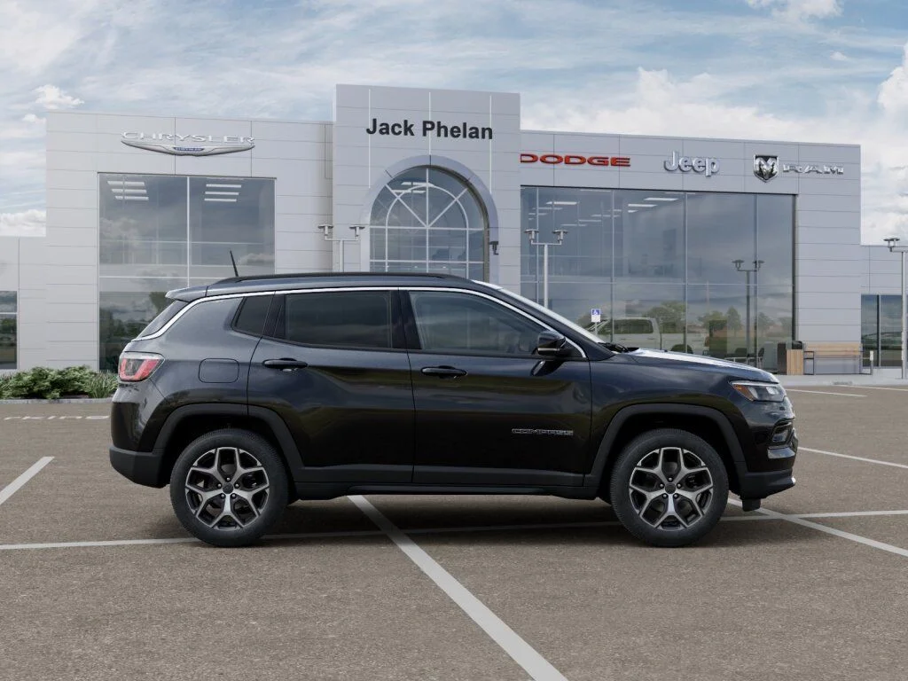 New 2026 Diamond Black Crystal Pearlcoat Jeep Limited image 21