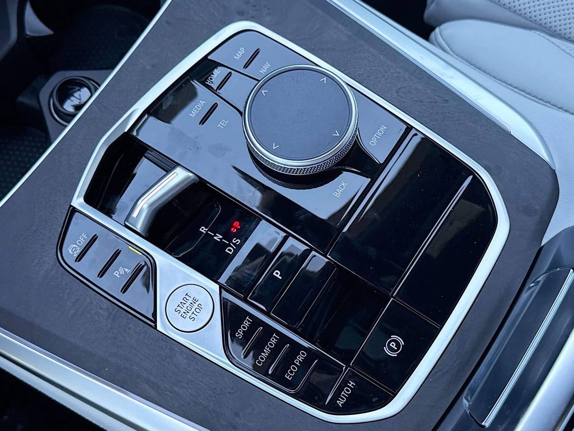 New 2026 Skyscraper Grey Metallic BMW sDrive40i image 29