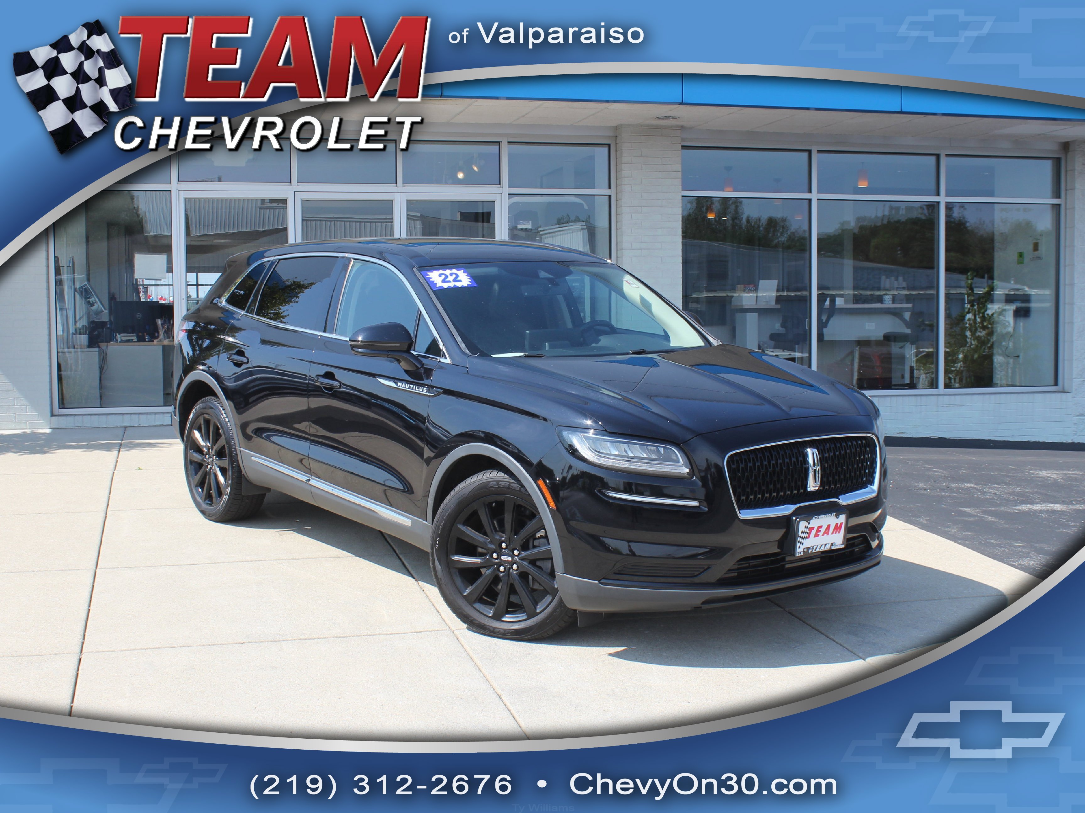 Used 2022 Black Lincoln Reserve image 1