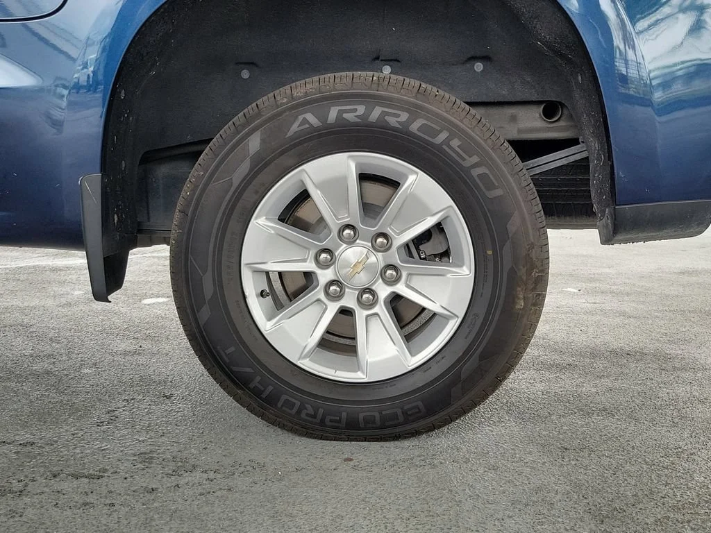 Used 2022 Northsky Blue Metallic Chevrolet LT image 5
