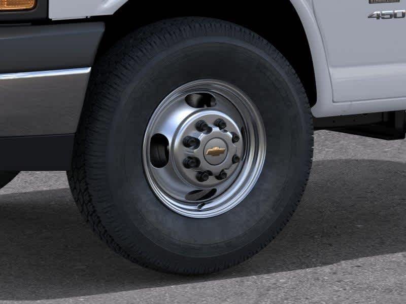 New 2026 Summit White Chevrolet 1WT image 9