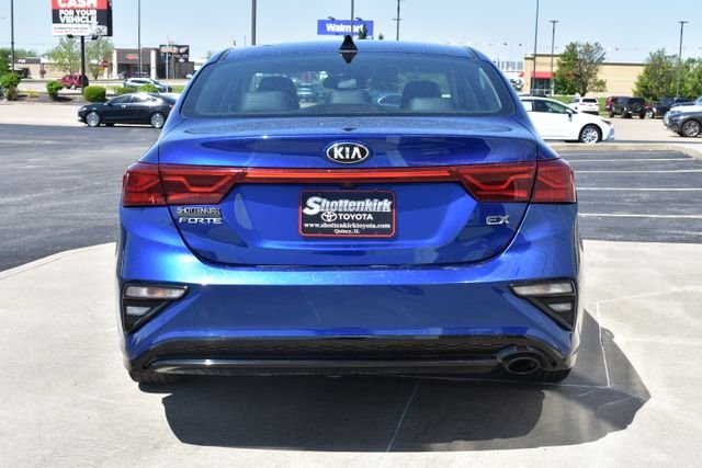 Used 2021 Blue Kia EX image 6