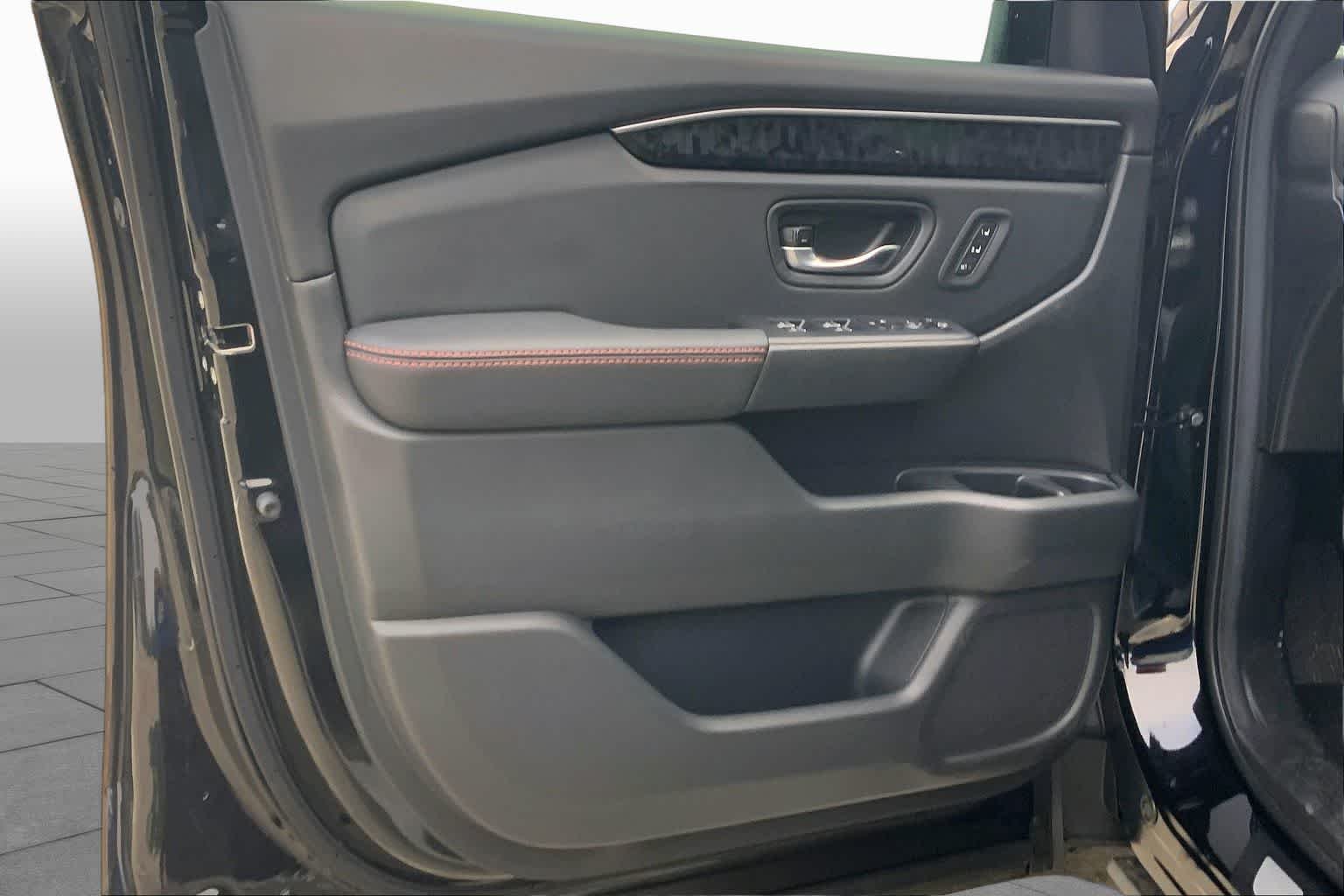 New 2026 Crystal Black Pearl Honda TrailSport Blackout Elite image 10