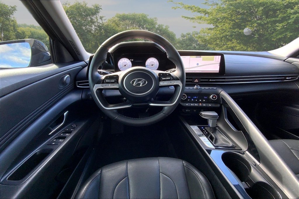 Used 2023 Black Hyundai Limited image 8