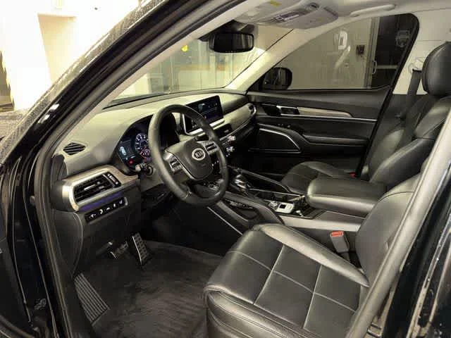 Used 2020 Ebony Black Kia SX image 31