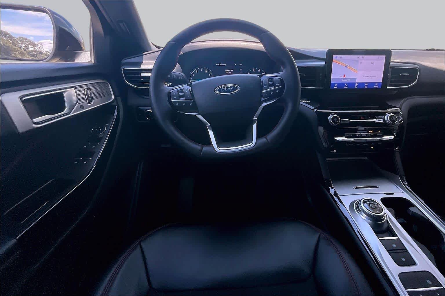 Used 2023 Carbonized Gray Metallic Ford ST-Line image 5