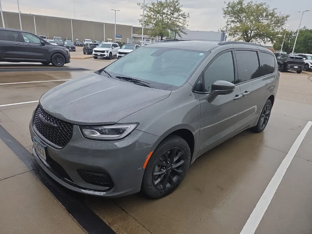 Certified Used 2021 White Chrysler Touring L image 2