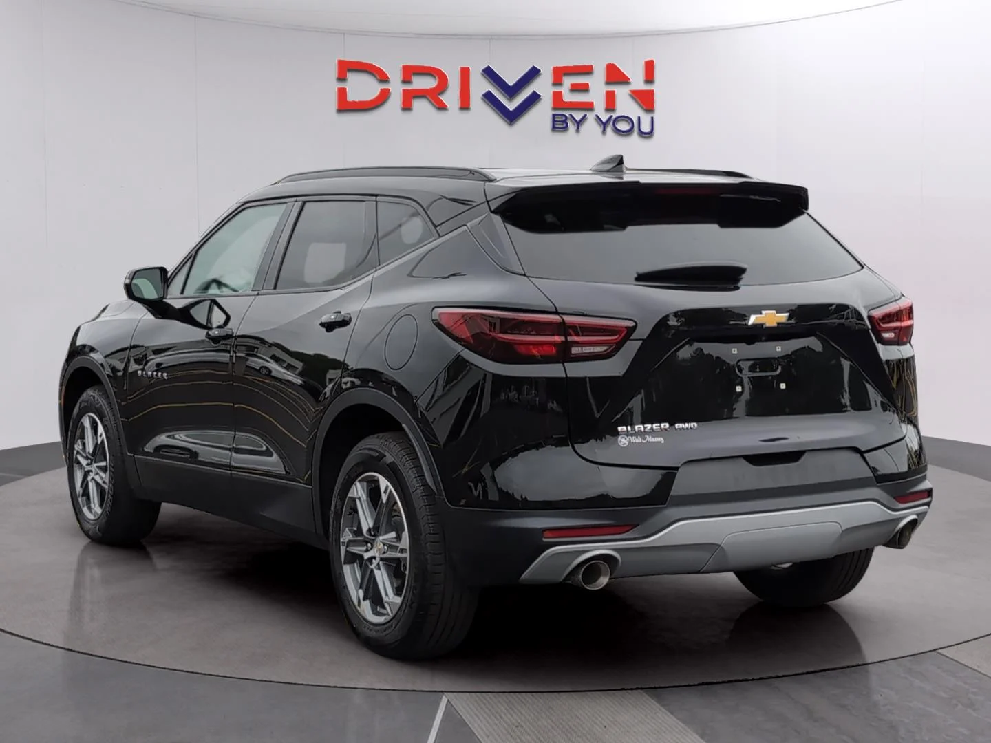 Used 2023 Black Chevrolet LT image 3