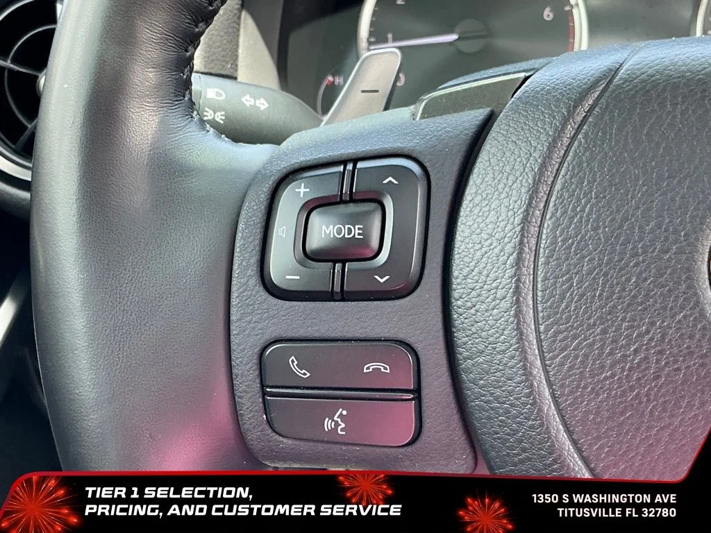 Used 2023 White Lexus 300 image 19