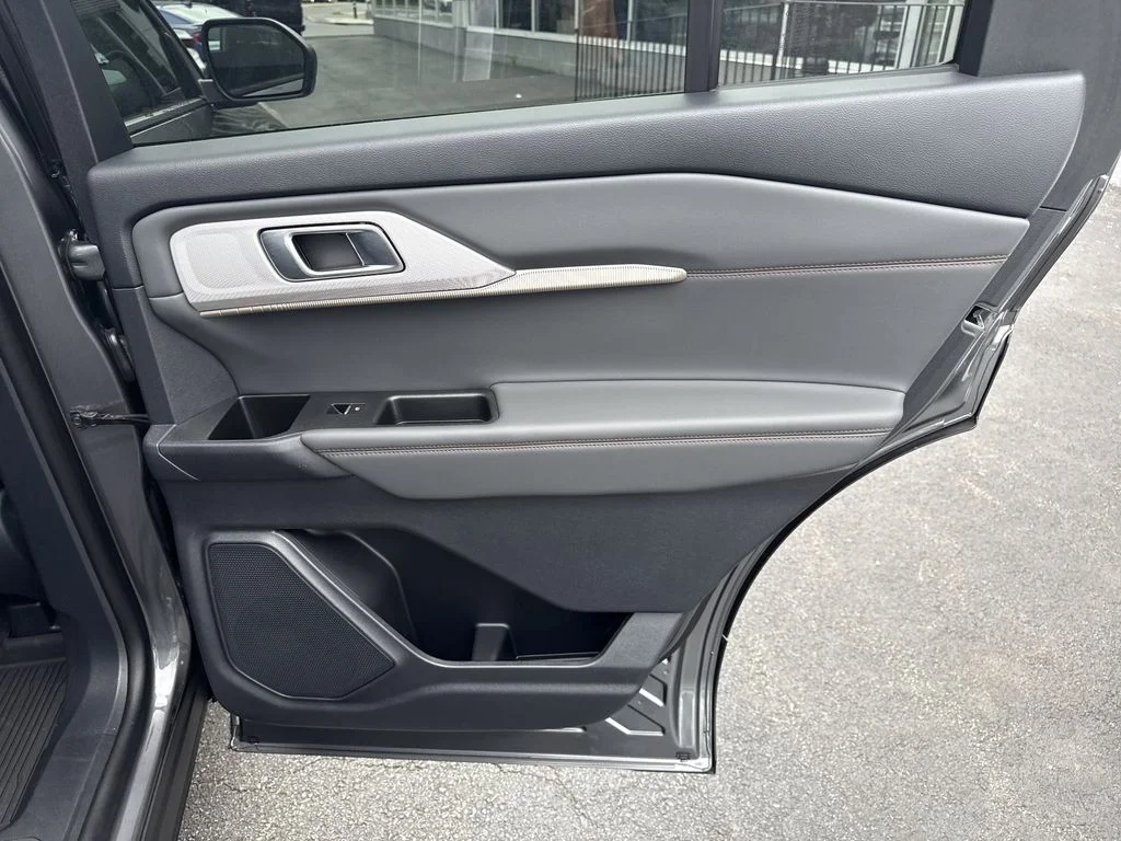 Used 2025 Carbonized Gray Metallic Ford Active image 31