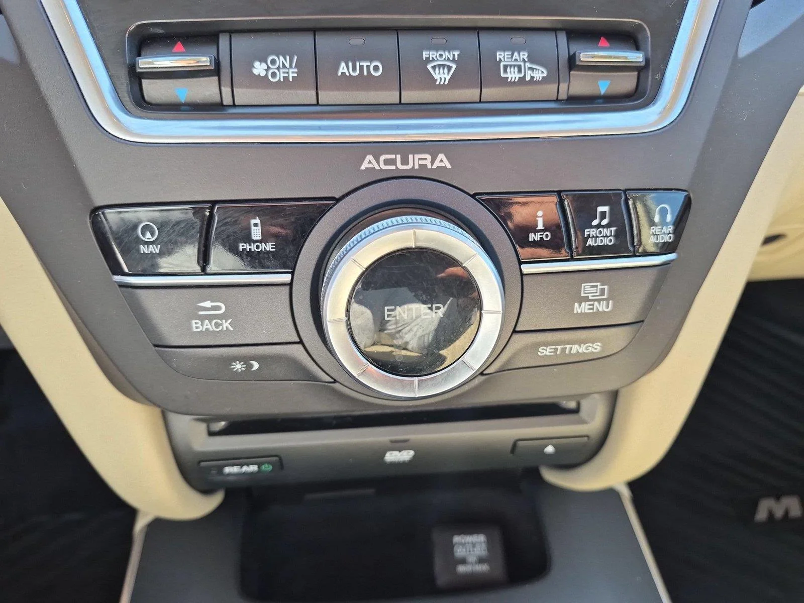 Used 2014 White Diamond Pearl Acura Tech/Entertainment Pkg image 24