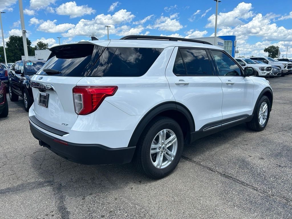 Used 2022 Oxford White Ford XLT image 8