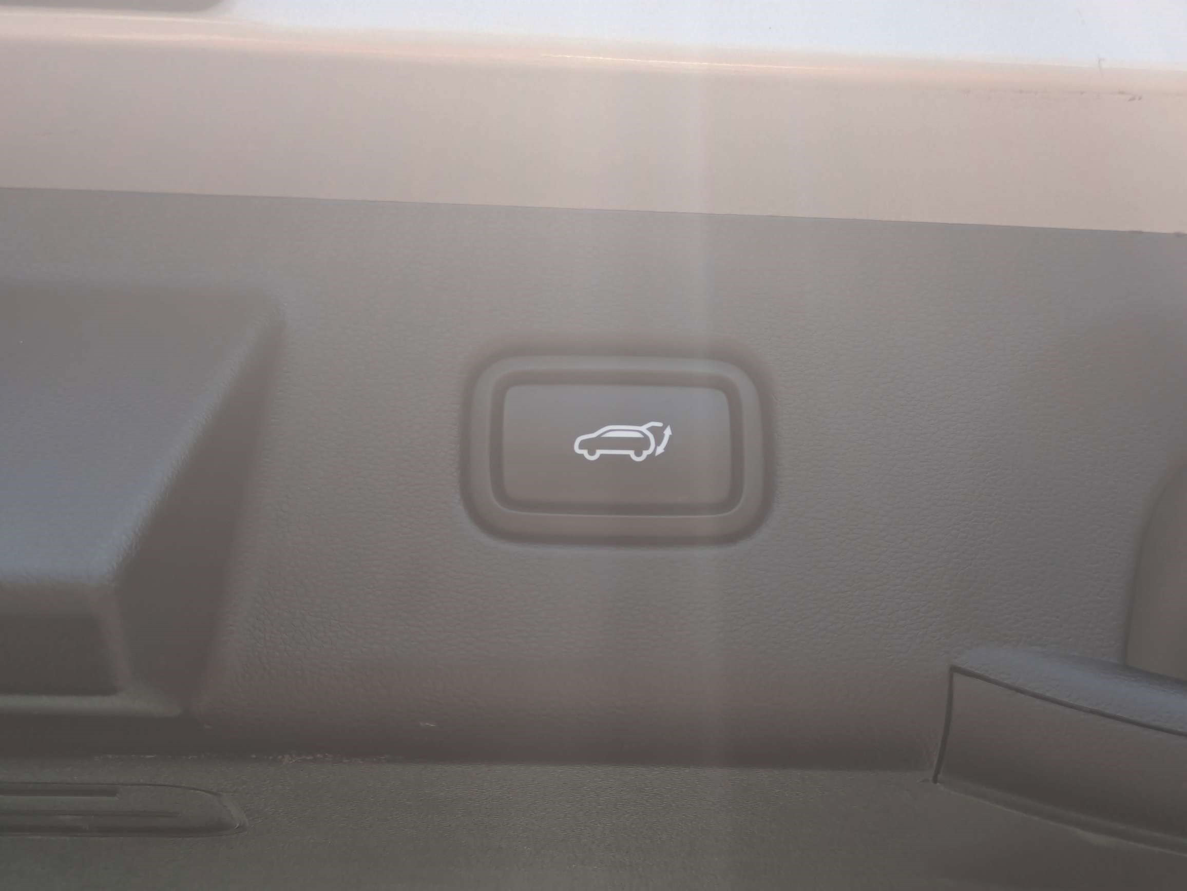 Used 2023 Shimmering Silver Hyundai SEL image 19