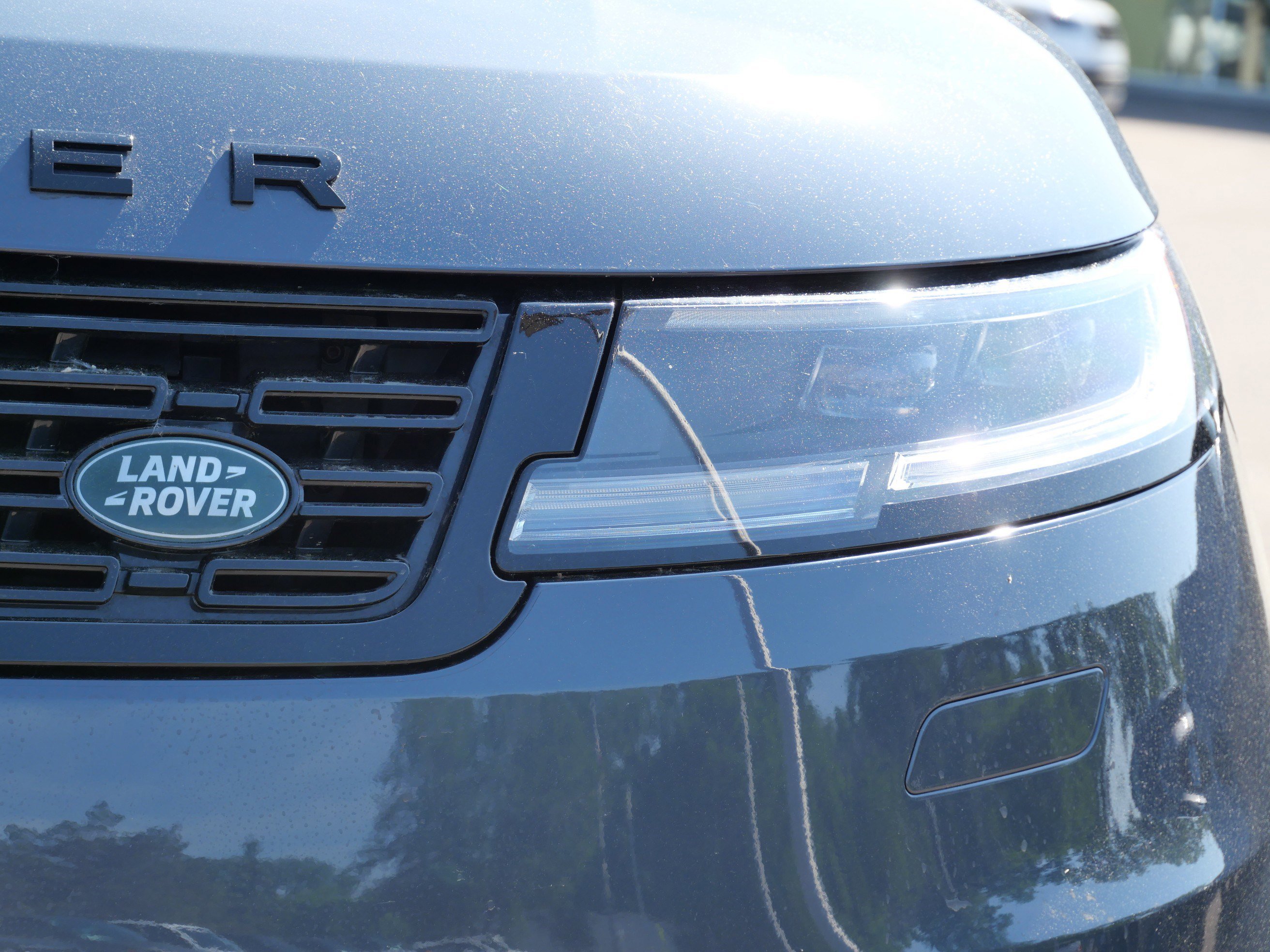 Used 2024 VARESINE BLUE Land Rover Dynamic SE image 9