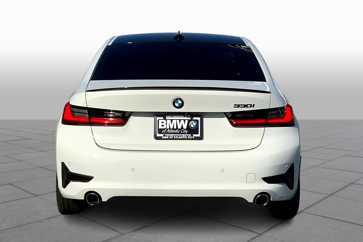 Used 2020 Alpine White BMW 330i xDrive image 4