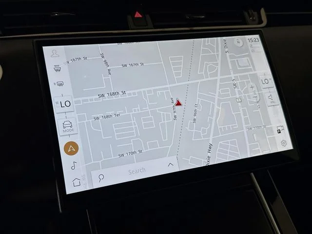 New 2026 Fuji White Land Rover  image 16
