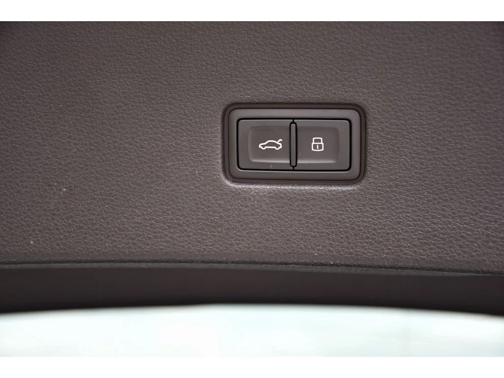 Used 2023 Carrara White Audi Premium image 25