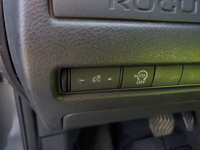 Used 2023 Gray Nissan S image 19