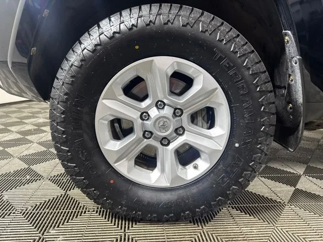 Used 2014 Black Toyota SR5 image 10