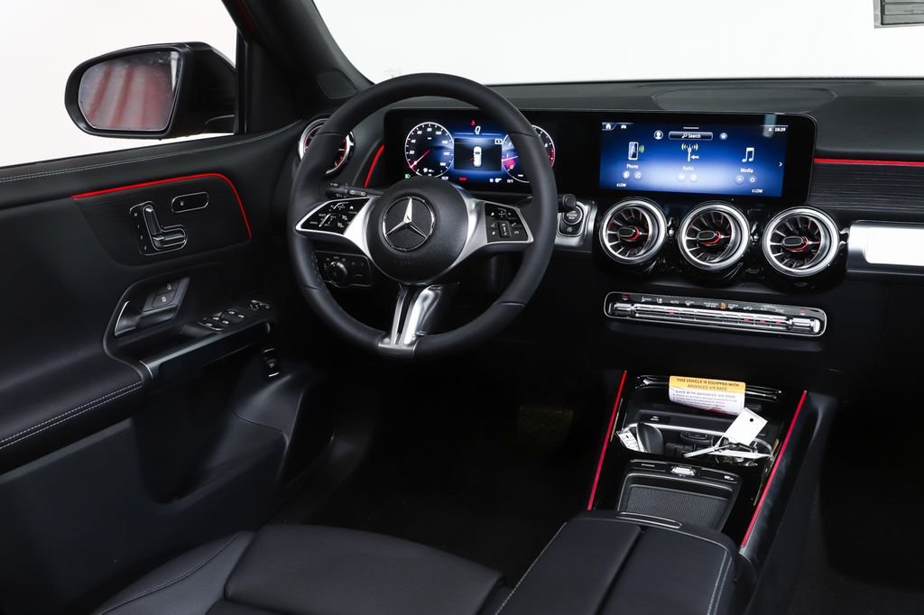 New 2026 MANUFAKTUR Patagonia Red Metallic Mercedes-Benz GLB 250 image 12
