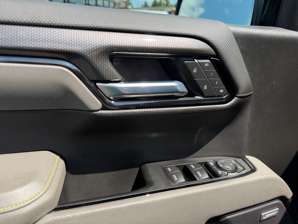 Used 2025 Black Chevrolet ZR2 image 11