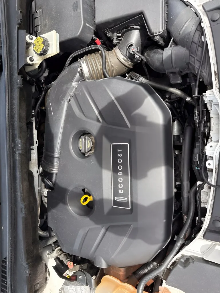 Used 2015 White Lincoln Base image 30
