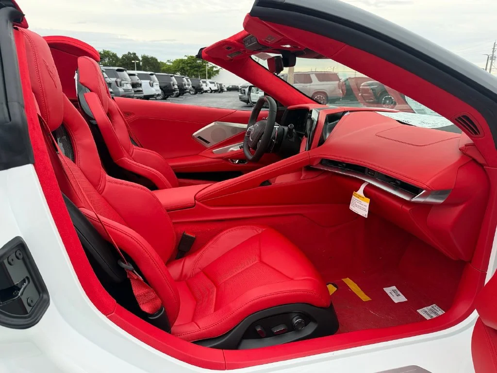 New 2027 Arctic White Chevrolet 3LT image 11
