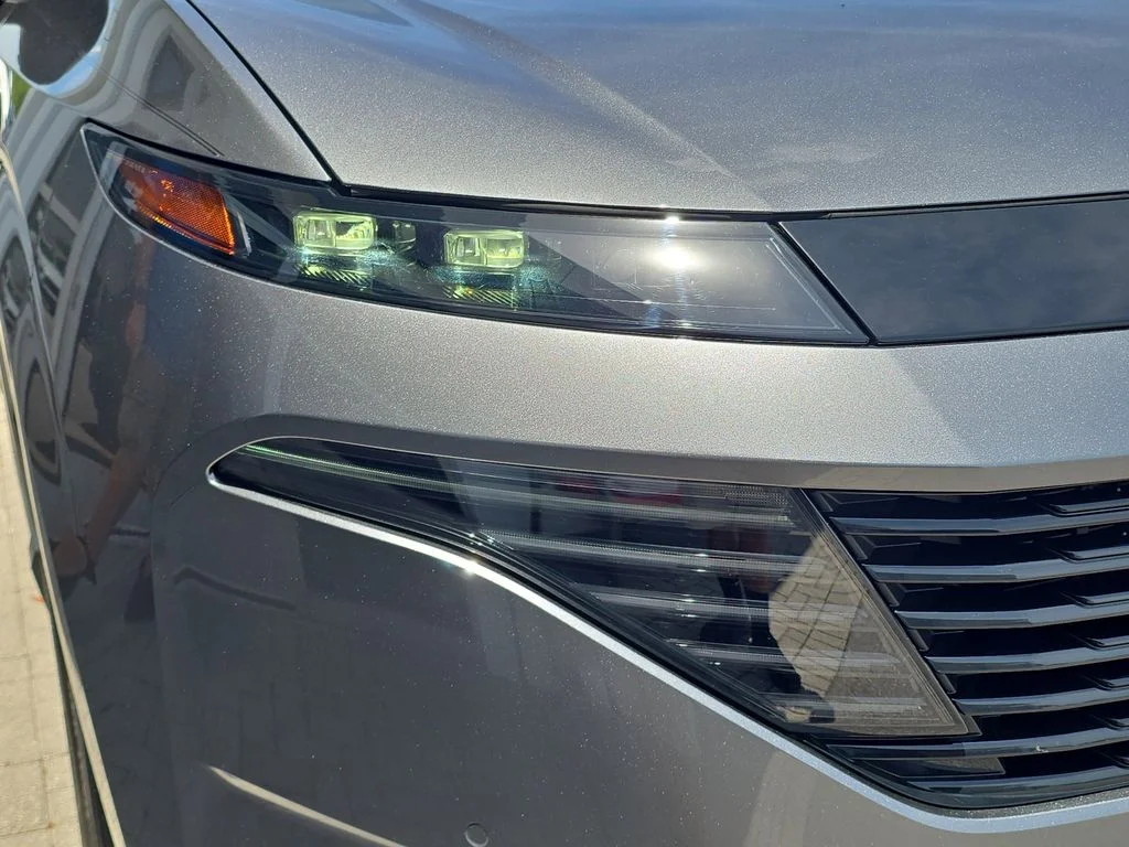 Used 2025 Gray Nissan SV image 10